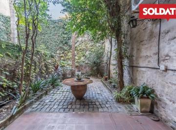 Casa · 150m² · 5 Ambientes · 1 Cochera · PH Triplex en Chacarita