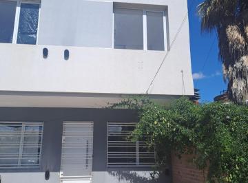 PH · 75m² · 3 Ambientes · 1 Cochera · PH de Dos Dorm. en Venta en Plottier