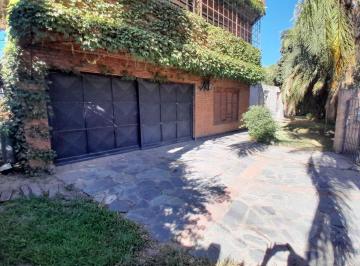 Casa · 178m² · 7 Ambientes · 3 Cocheras · Venta Casa + Depto con Pileta en Arguello Córdoba