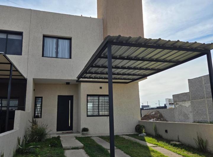 Casa · 84m² · 3 Ambientes · 1 Cochera