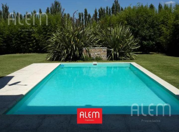 Casa · 215m² · 5 Ambientes · 2 Cocheras
