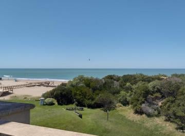 Hotel · 80m² · 3 Ambientes · 1 Cochera · Departamento Frente Al Mar en Carilo