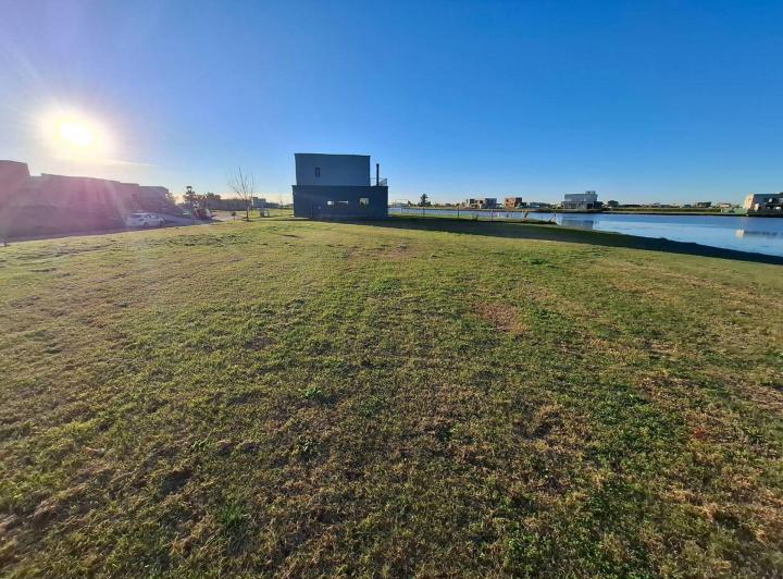 Terreno · 680m²