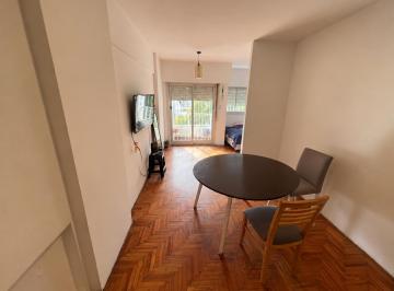 Departamento de 2 ambientes, Quilmes · Departamento 2 Ambientes con Patio y Balcon Al Frente en Venta