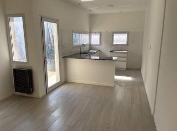 Casa · 89m² · 4 Ambientes · Casa en Venta La Plata Reciclada a Nuevo