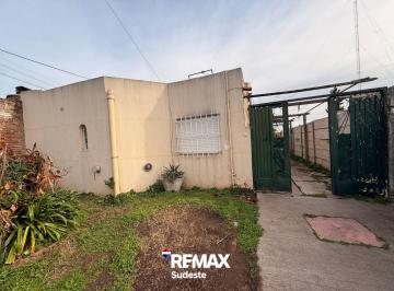 Casa · 54m² · 2 Ambientes · Casa Mas Departamento. Barrio Km5!