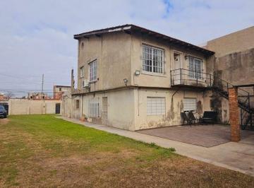 Casa · 230m² · 6 Ambientes · 1 Cochera · Venta Casa 6 Ambientes Caseros Ideal Multifamiliar