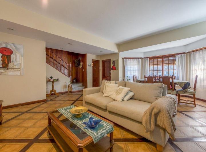 Casa · 123m² · 4 Ambientes · 1 Cochera
