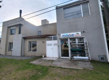 Casa · 251m² · 7 Ambientes · Venta Casa 7 Ambientes C/2 Locales Playa Quequén
