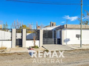 Casa · 85m² · 2 Ambientes · Venta Casa Km 14 / 1 Dorm + Quincho + Patio