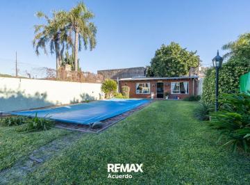Casa · 194m² · 4 Ambientes · 2 Cocheras · Venta Casa 3 Dorm + Pileta + Quincho + Parque Centrica