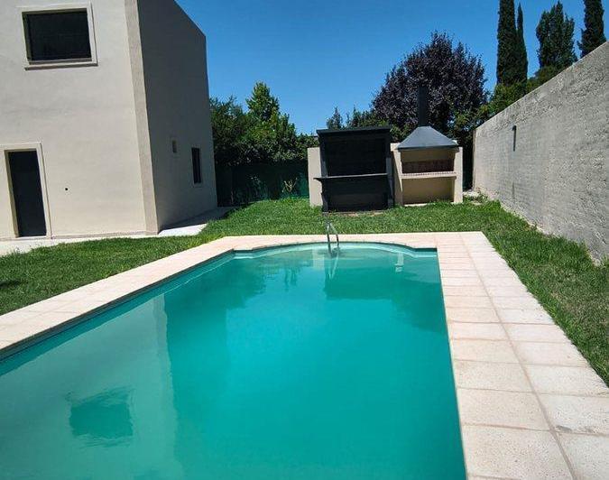 Casa · 410m² · 10 Ambientes · 2 Cocheras