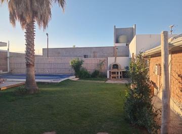 Casa · 240m² · 6 Ambientes · 3 Cocheras · Venta de Casa en Chacras (Apta Credito)