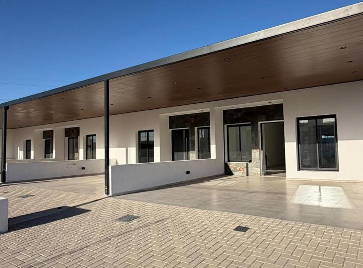 Casa · 110m² · 4 Ambientes · 2 Cocheras