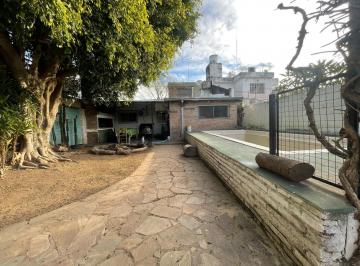 Casa · 173m² · 5 Ambientes · 3 Cocheras · Casa 4dormi Venta Permuta La Florida Pileta