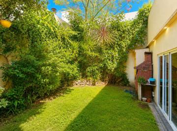 Casa · 160m² · 4 Ambientes · 1 Cochera · Venta Casa Villa Luro Lote Propio Excelente Estado