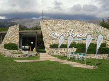 Casa · 260m² · 8 Ambientes · 1 Cochera · Casa a Terminar en “aguas Blancas” - Villa Larca