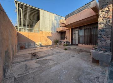 Casa · 190m² · 5 Ambientes · 1 Cochera · Casa en Venta 3 Dorm., Guaymallén