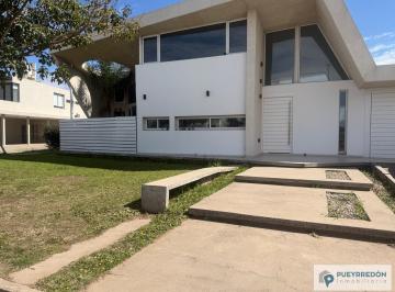 Casa · 330m² · 4 Ambientes · 2 Cocheras · Casa en Venta Heredades - Siete Soles.