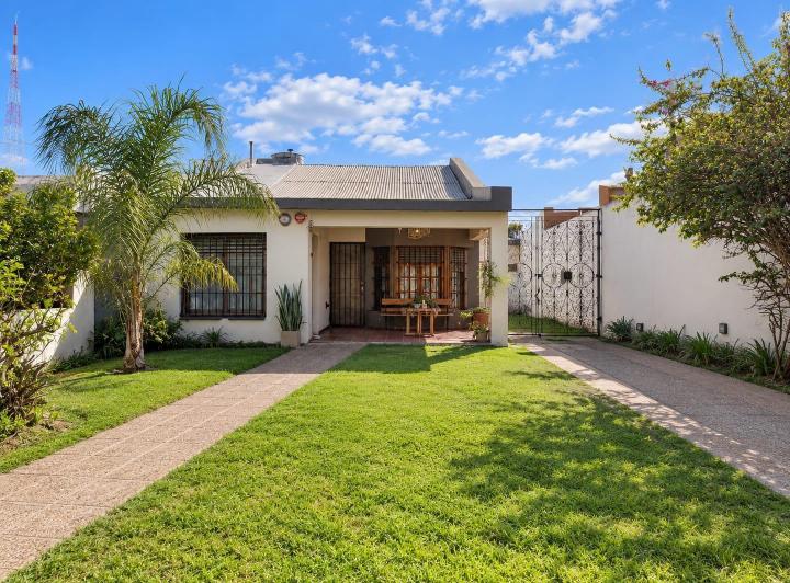 Casa · 190m² · 5 Ambientes · 1 Cochera