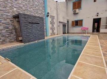 Casa · 298m² · 4 Ambientes · 1 Cochera · Casa en Venta