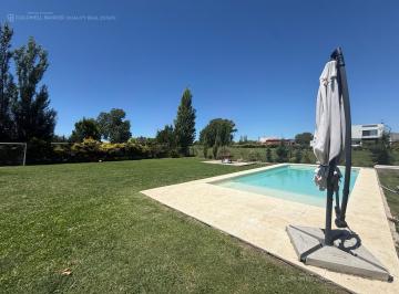 Casa · 151m² · 5 Ambientes · 2 Cocheras · Alquiler Temporario San Sebastian