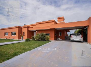 Casa · 222m² · 5 Ambientes · 4 Cocheras · Venta - Casa - Barrio Santo Domingo - Canning / San Vicente