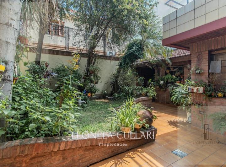 Casa · 200m² · 6 Ambientes · 1 Cochera