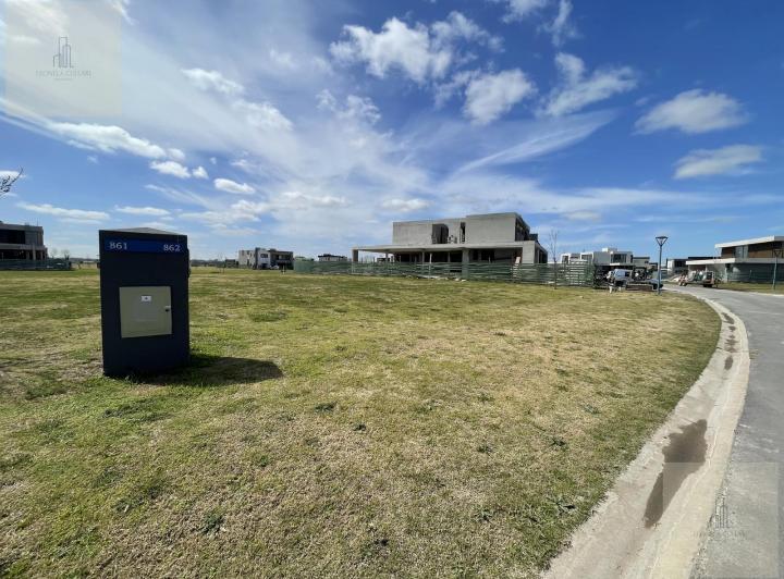 Terreno · 846m²