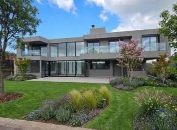 Casa · 400m² · 8 Ambientes · 3 Cocheras · Casa a Estrenar en Estancia El Terrón – 4 Dorm., 400 m² y Vista a Las Sierras