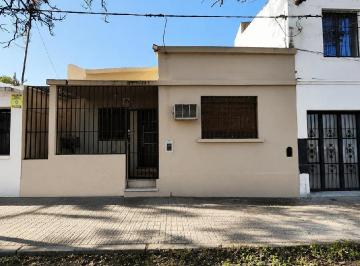 Casa · 110m² · 6 Ambientes · Casa en Parana