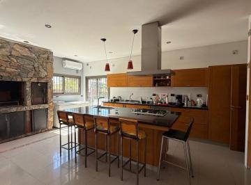 Casa de 4 ambientes, Rodeo del Medio · Venta Hermosa Casa en Rodeo del Medio