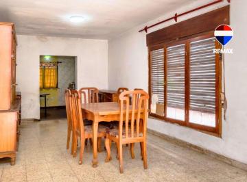 Casa · 186m² · 6 Ambientes · 1 Cochera · Casa Venta Macrocentro a Remodelar