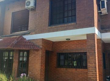 Casa · 203m² · 4 Ambientes · 1 Cochera · Casa en Venta en Moreno Apta Credito