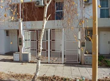 Departamento de 3 ambientes, Centenario · Alquiler Duplex 2 Dorm con Patio y Parrilla