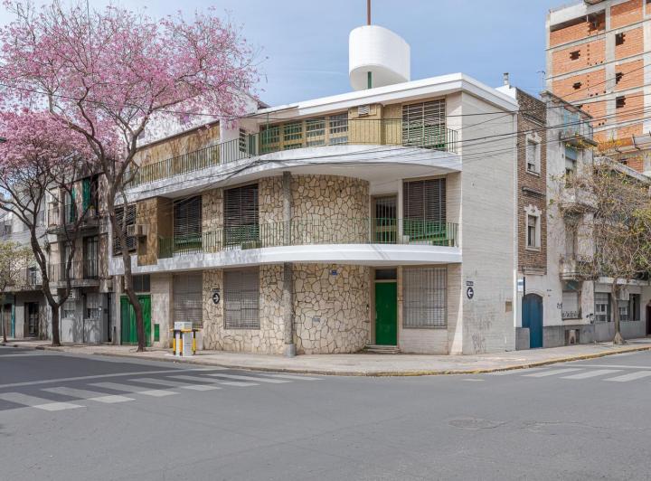 Casa · 318m² · 14 Ambientes · 1 Cochera
