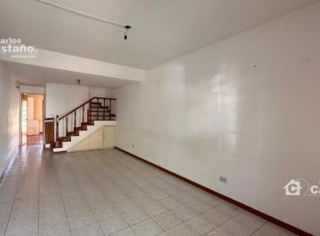Casa · 115m² · 3 Ambientes · 1 Cochera · Exc Duplex 3 Amb con Fondo, Play - Room y Entrada de Auto