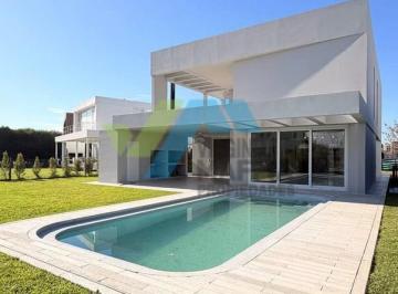 Casa · 295m² · 5 Ambientes · Casa en Venta en Araucarias, Puertos, Escobar