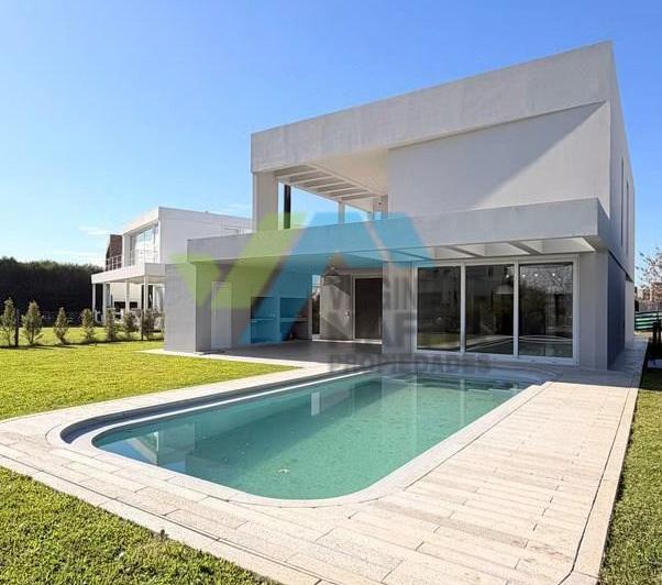 Casa · 295m² · 5 Ambientes