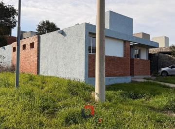 Casa · 100m² · 3 Ambientes · 1 Cochera · Casa en Villa Catalina