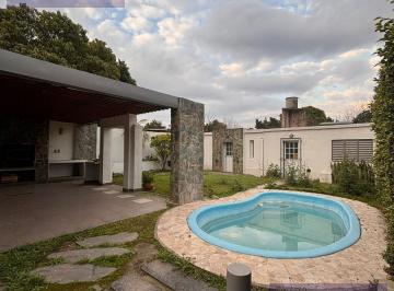Casa · 300m² · 4 Ambientes · 1 Cochera · Casa en Venta - Felix de Olazabal 400