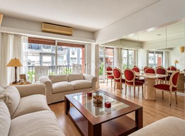 Departamento · 107m² · 4 Ambientes · 1 Cochera · Departamento con Balcon en Recoleta