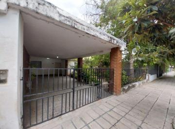Casa · 120m² · 4 Ambientes · 2 Cocheras · Venta de Casa en Barrio Cabildo