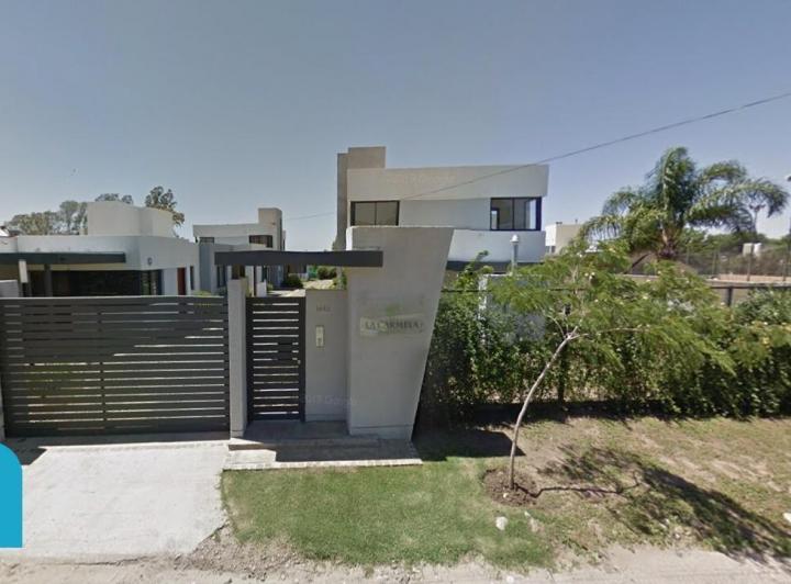 Casa · 83m² · 4 Ambientes · 1 Cochera