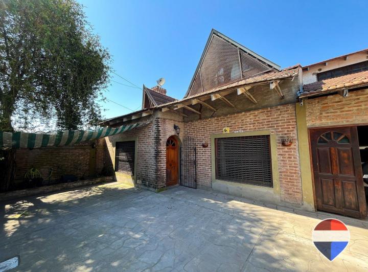Casa · 158m² · 6 Ambientes · 3 Cocheras