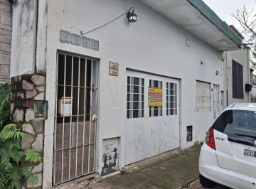 Casa de 7 ambientes, San Isidro · Casa 3 Dorm. + Departamento 2 Ambientes en Venta – Boulogne | Usd 90.000