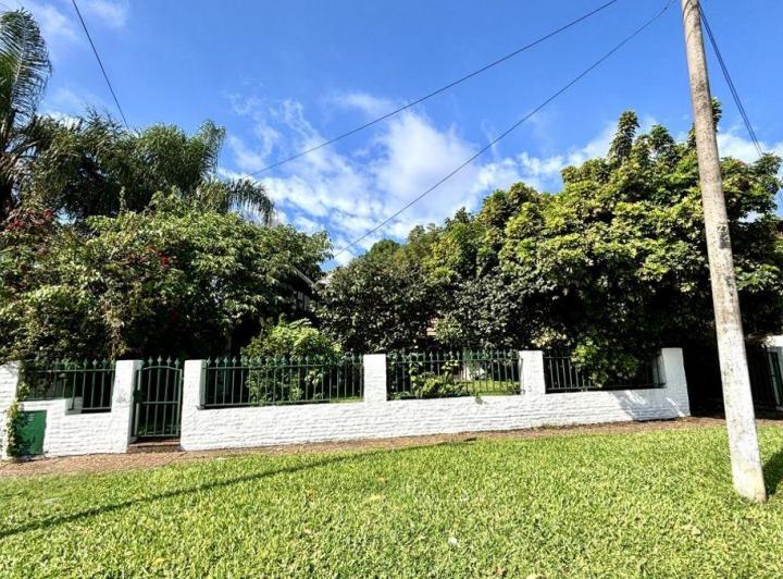 Casa · 300m² · 5 Ambientes · 1 Cochera