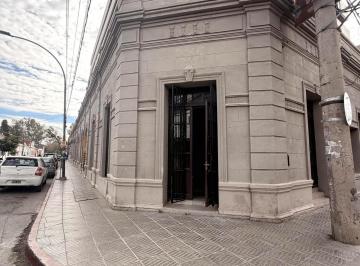 Foto · Local en Esquina Frente Al Hospital de Clínicas 100 m