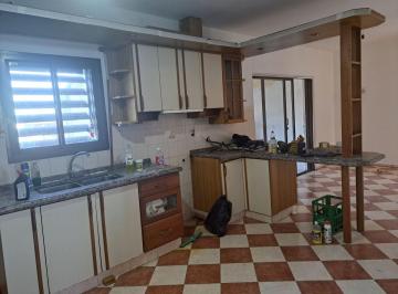 Departamento de 6 ambientes, Córdoba · Oportunidad Amplio Piso con 4 Dorm. y Cochera en Alquiler en Colón