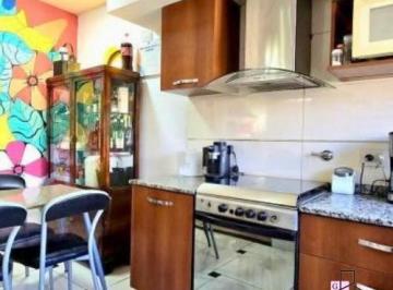 Casa de 4 ambientes, Monte Castro · Venta Casa en Esquina | 3 Ambientes | Garage |local/oficina | Terraza con Parrilla